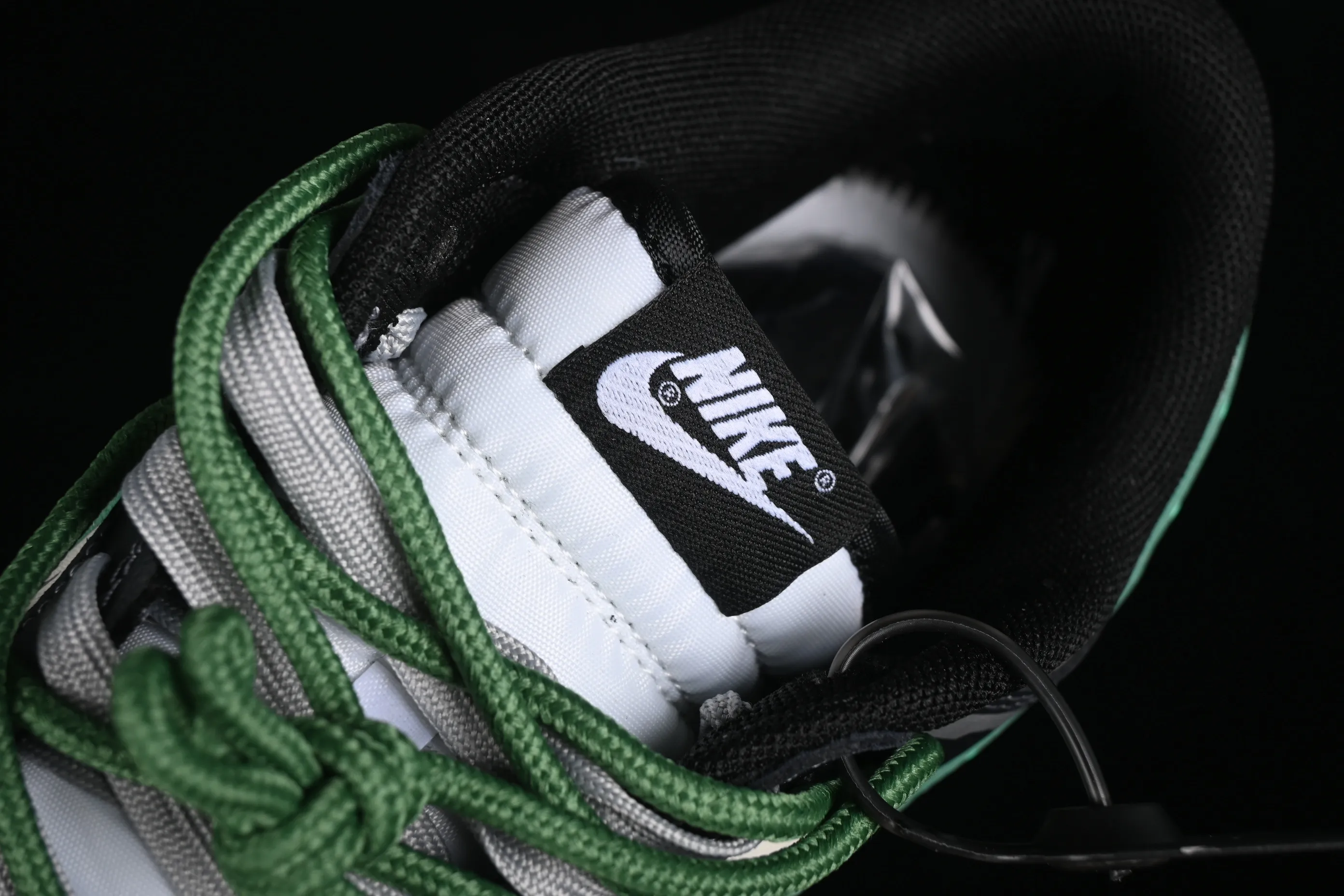 All Categories Nk SB Dunk Series Nk SB Dunk Low Low-top sneakers Nk Dunk Low FZBB Functional theme machine Gray beige green SB strap low-top casual sneakers DD1391-100